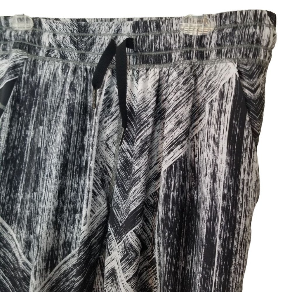 Lululemon Womens 8 Black/White Full-On Luon Jet Cr - Picture 5 of 9